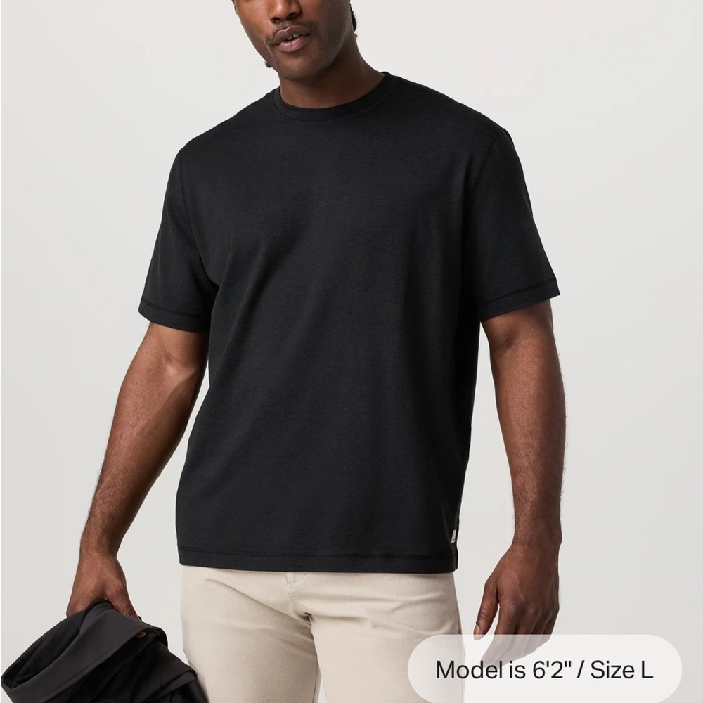 Vuori Men's ponto t-shirt Black T-Shirt large new without tags heather black.